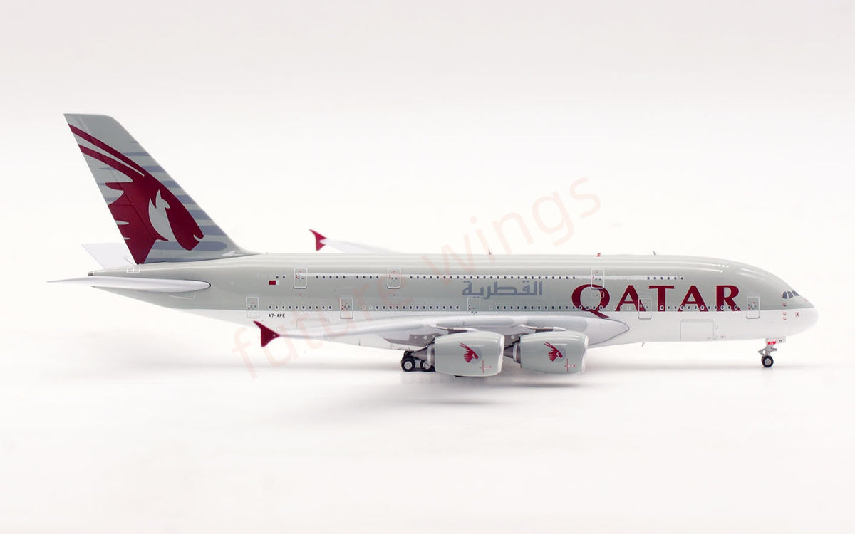 1:400 Aviation400 Qatar Airways A380 A7-APE Aircraft Model Free Tractor+Stand