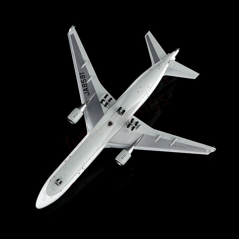 1:400 HX Models Japan Airlines JAL MD-11 JA8580 A8589 Aircraft Model+Free Tractor
