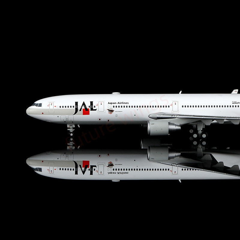 1:400 HX Models Japan Airlines JAL MD-11 JA8580 A8589 Aircraft Model+Free Tractor