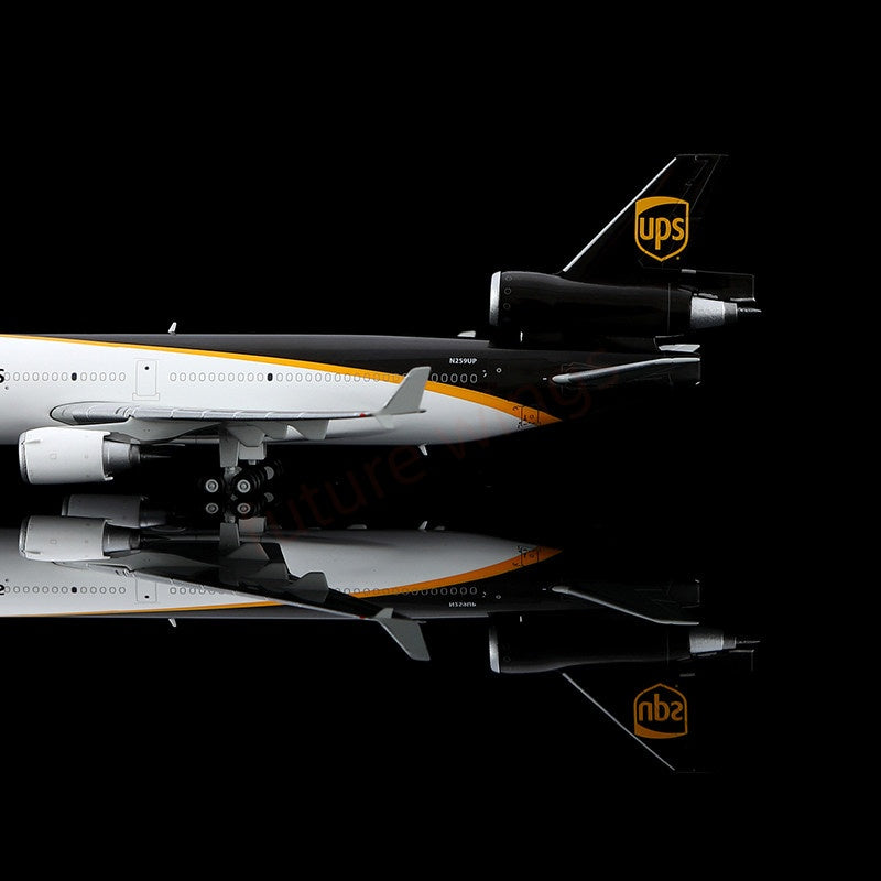 1:400 YY Wings UPS Douglas MD-11 N259UP Aircraft Model+Free Tractor