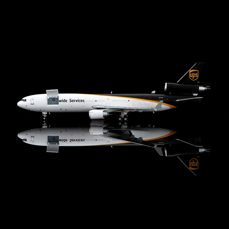 1:400 YY Wings UPS Douglas MD-11 N259UP Aircraft Model+Free Tractor