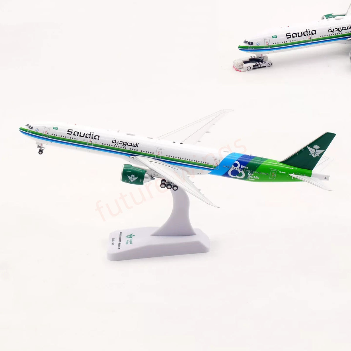 1:400 Aviation400 Saudi B777-300ER HZ-AK36 Aircraft Model Free Tractor+Stand