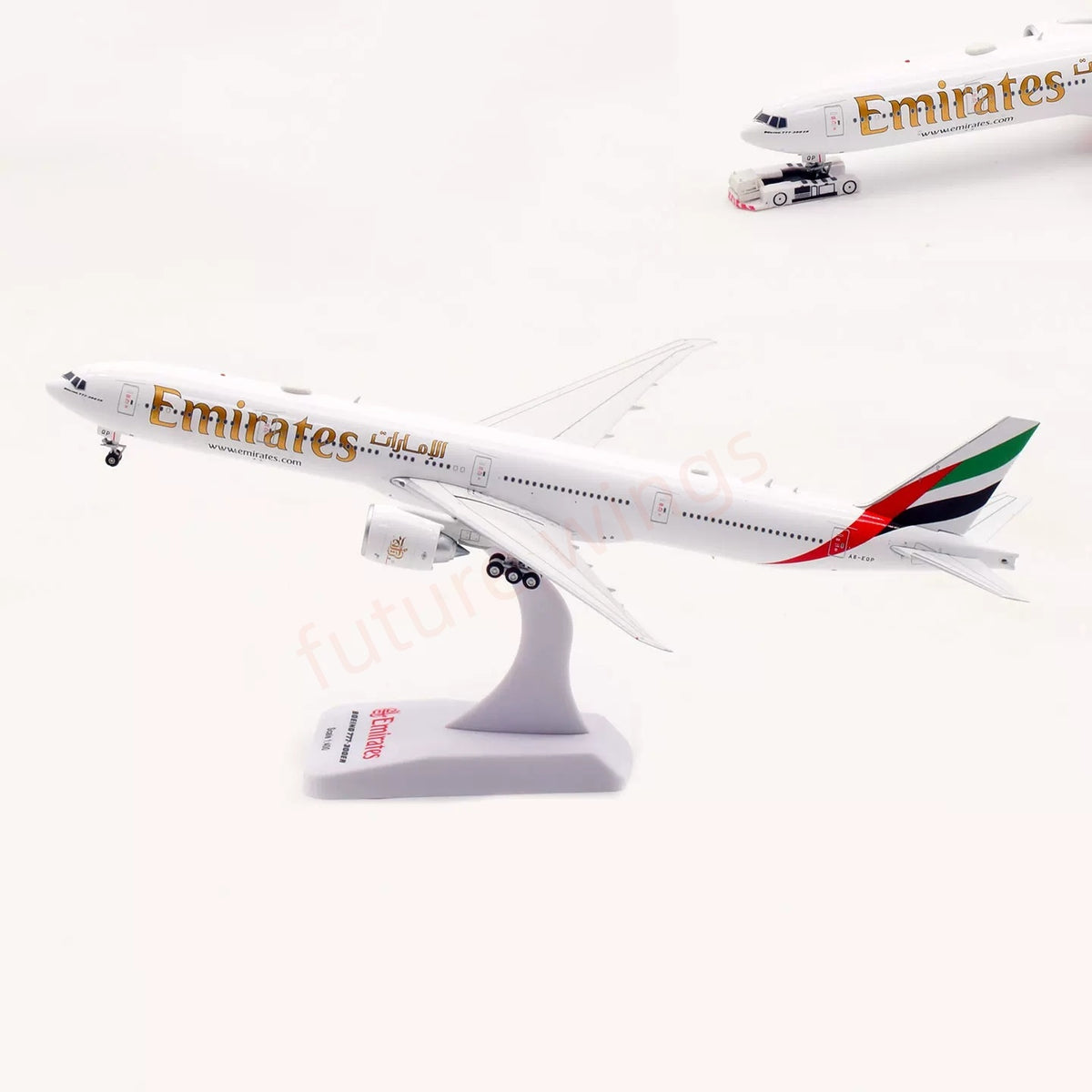 1:400 Aviation400 Emirates Airways B777-300ER A6-EQP Aircraft Model Free Tractor+Stand