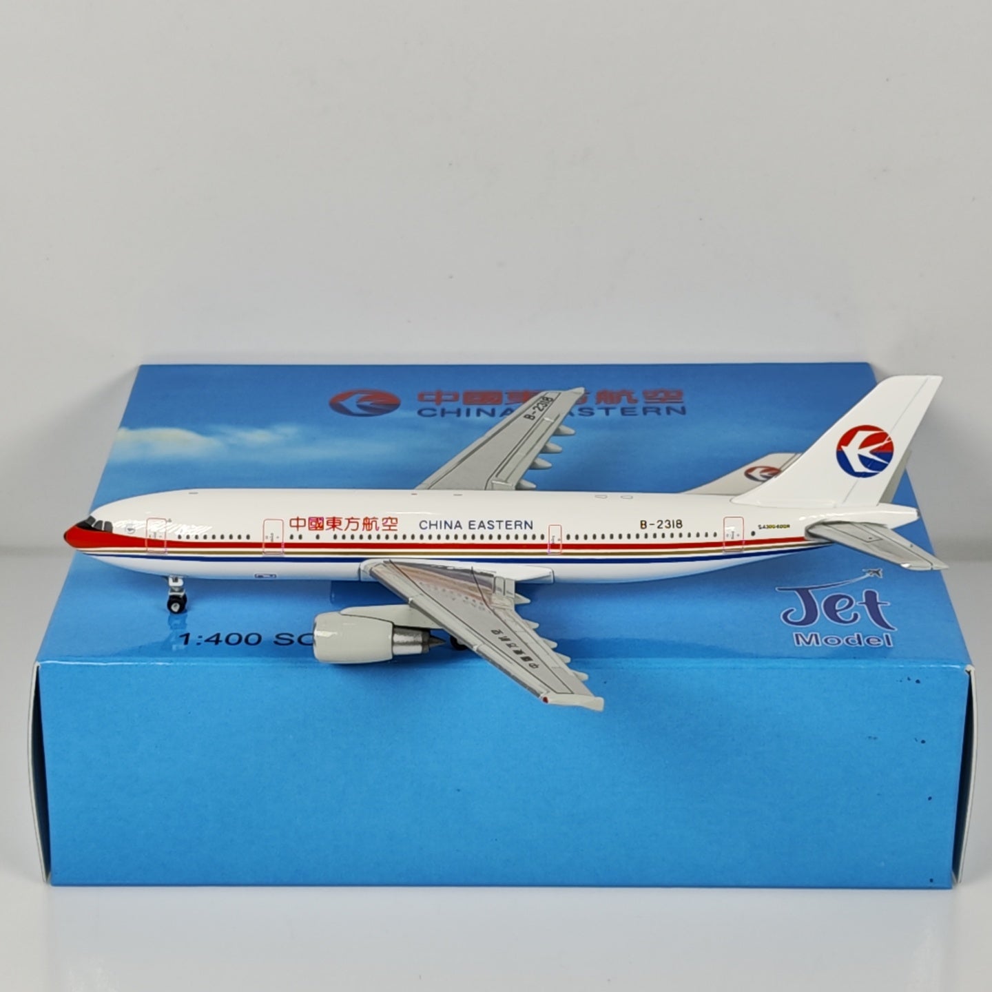 1:400 Jet Model China Eastern Airlines A300-600R B-2318 B-2330 Aircraft Model+Free Tractor