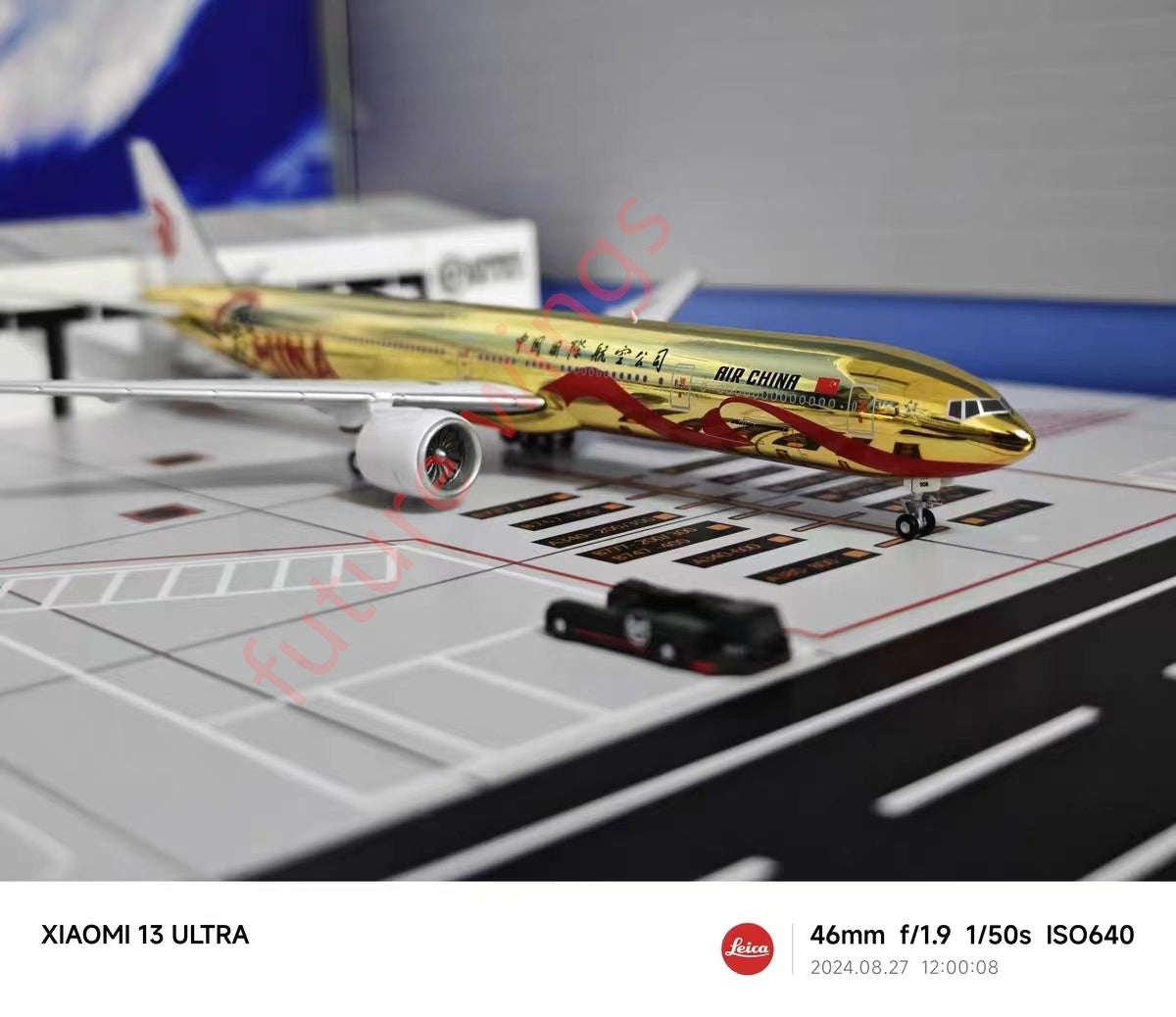 1:400 Air China B777-300ER  B-2006  Gold Special Edition+Free Tractor