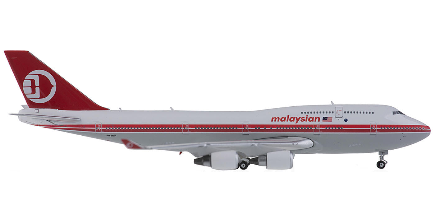 1:400 Phoenix PH11263 Malaysia Airlines Boeing 747-400 9M-MPP+Free Tractor