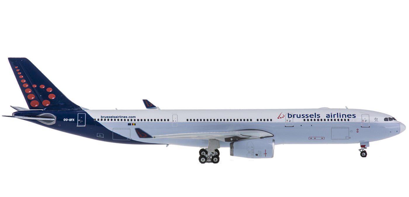 1:400 Phoenix PH11282 Brussels Airlines Airbus A330-300 OO-SFX+Free Tractor