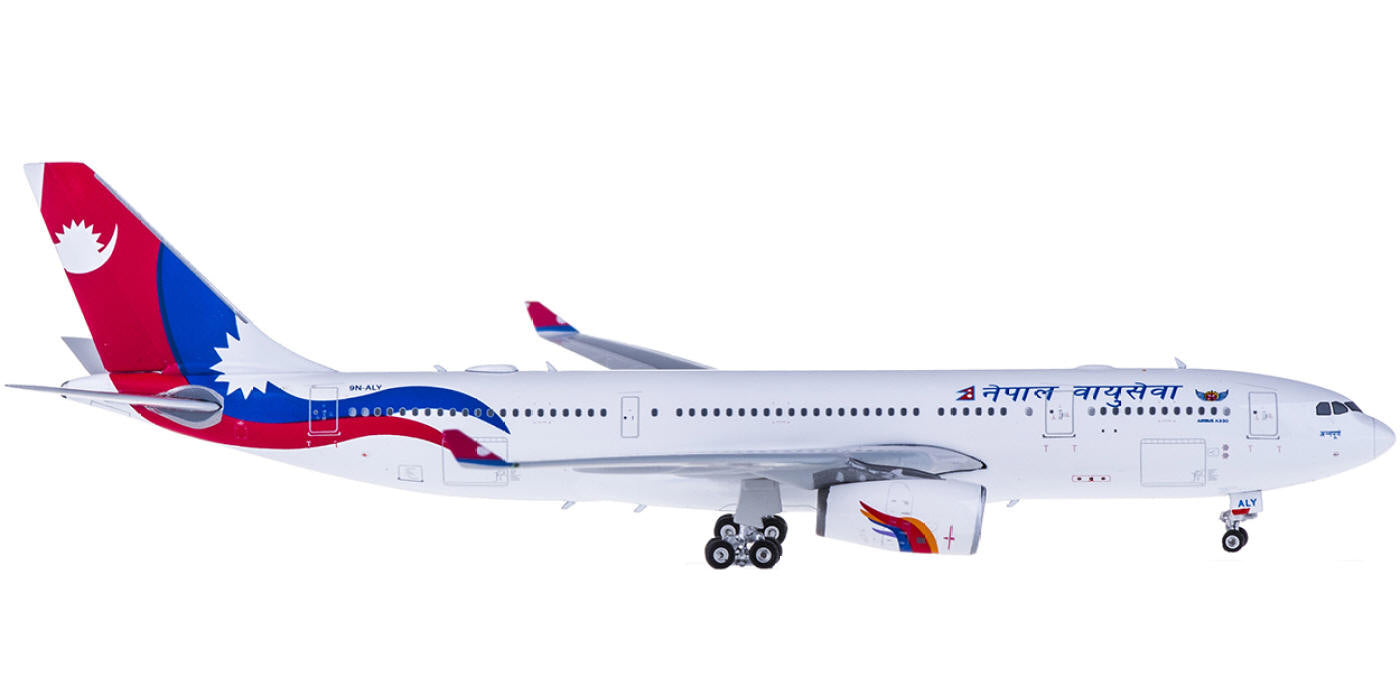 1:400 Phoenix PH11485 Nepal Airlines Airbus A330-200 9N-ALY+Free Tractor