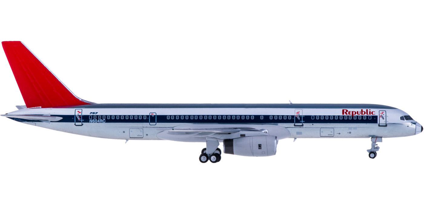 1:400 NG Models NG53035 Republic Airlines Boeing 757-200 N604RC+Freee Tractor