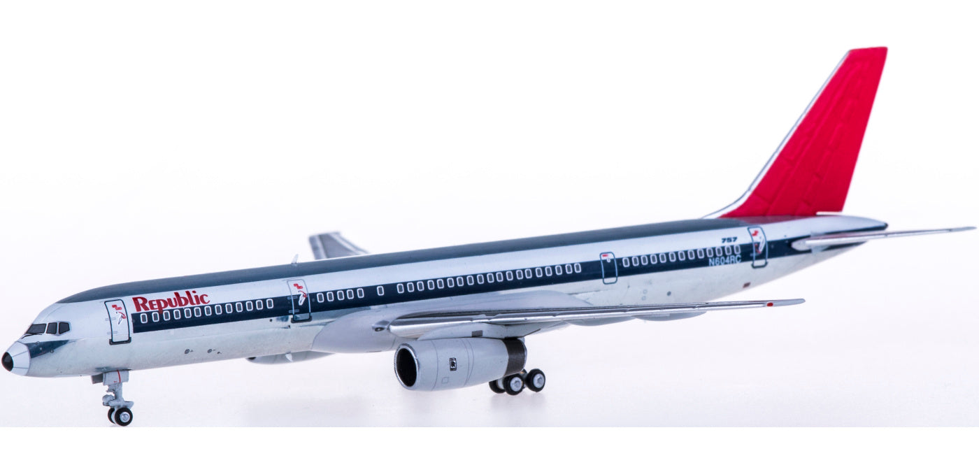1:400 NG Models NG53035 Republic Airlines Boeing 757-200 N604RC+Freee Tractor