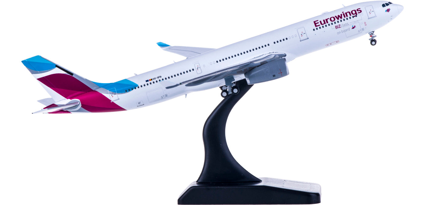 1:400 JC Wings XX4422 Eurowings Airbus A330-300 OO-SFB Free Tractor+Stand