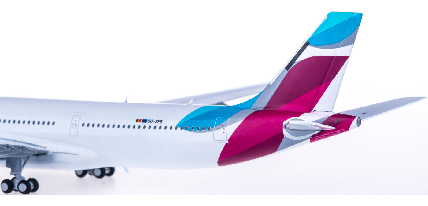 1:400 JC Wings XX4422 Eurowings Airbus A330-300 OO-SFB Free Tractor+Stand