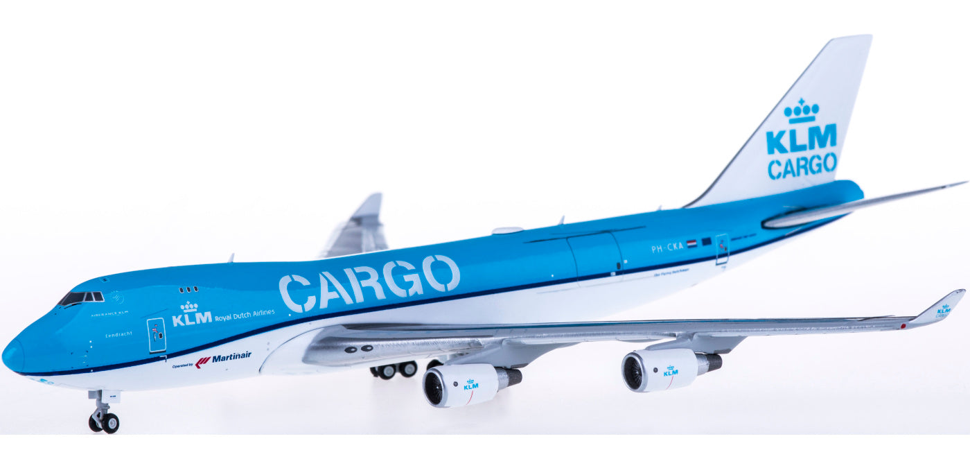 1:400 Geminijets GJKLM1827 KLM Cargo Boeing 747-400F PH-CKA+Free Tractor