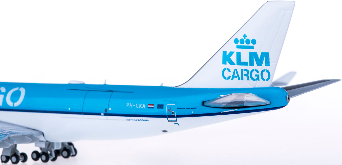 1:400 Geminijets GJKLM1827 KLM Cargo Boeing 747-400F PH-CKA+Free Tractor