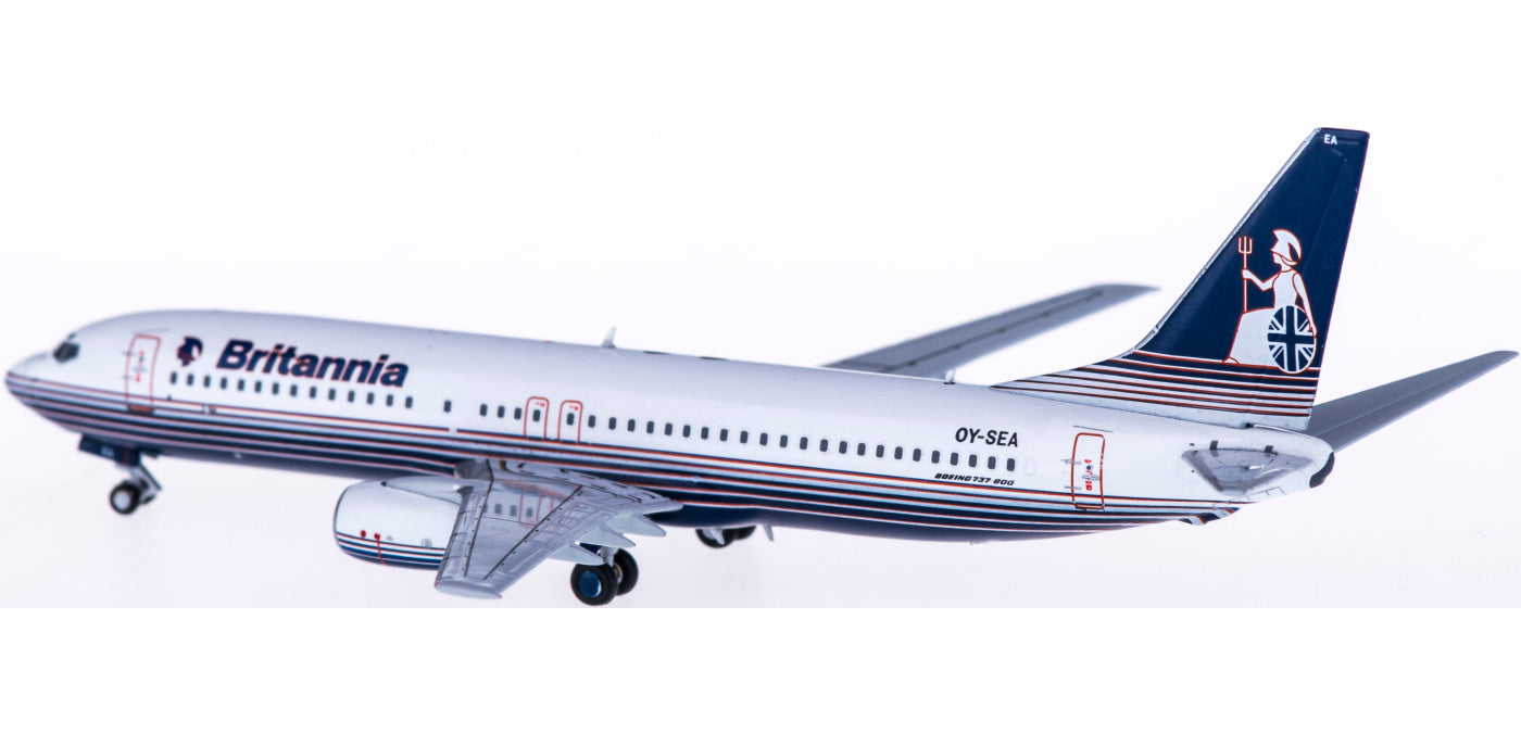 1:400 NG Models NG58005 Britannia Airlines Boeing 737-800 OY-SEA+Freee Tractor