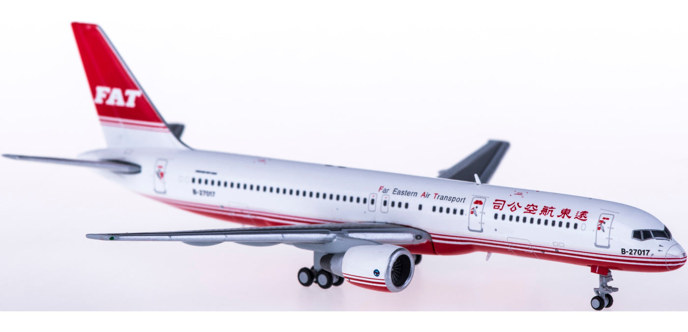 1:400 JC Wings EW4752003 FAT Boeing 757-200 B-27017 Free Tractor+Stand