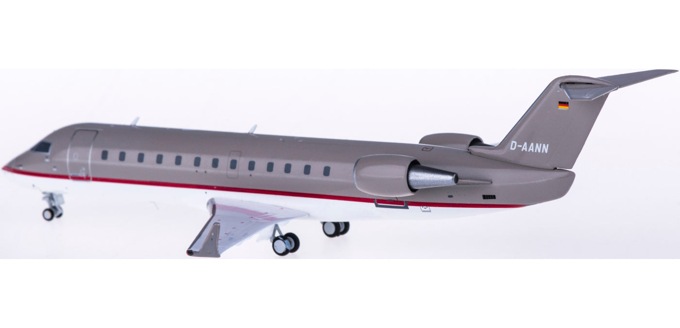 1:200 NG Models NG52025 ExecuJet Bombardier CRJ200 D-AANN