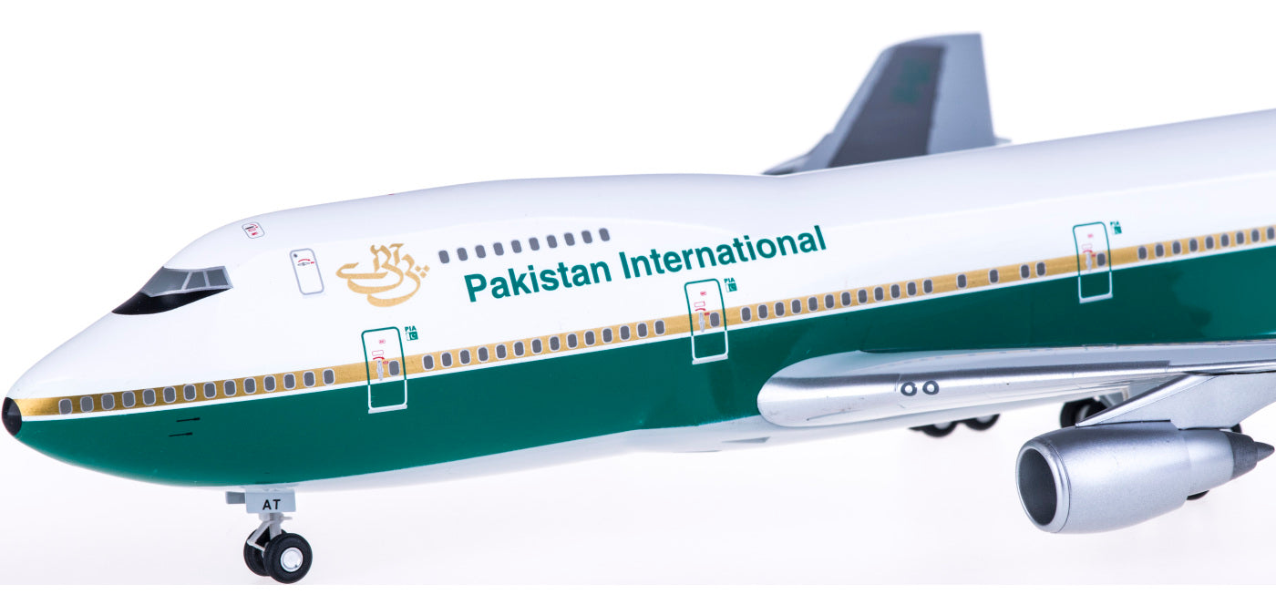 1:200 Hongan Wings HG0113GR PIA Pakistan International Boeing 747-200 AP-BAT