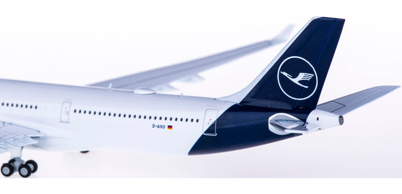 1:400 Geminijets GJDLH1831 Lufthansa Airlines Airbus A330-300 D-AIKO Free Tractor+Stand