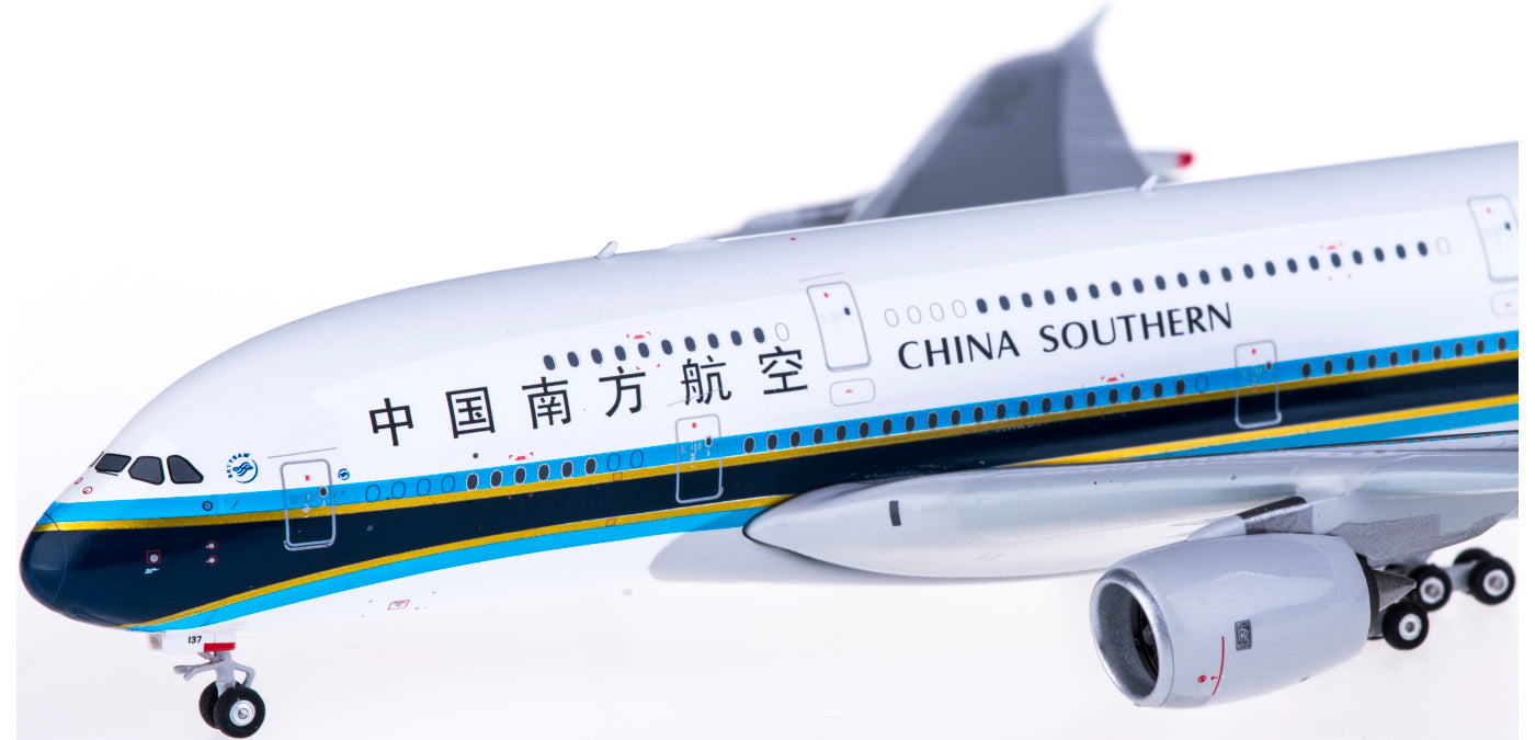 1:400 Phoenix PH11535 China Southern Airlines Airbus A380 B-6137+Free Tractor