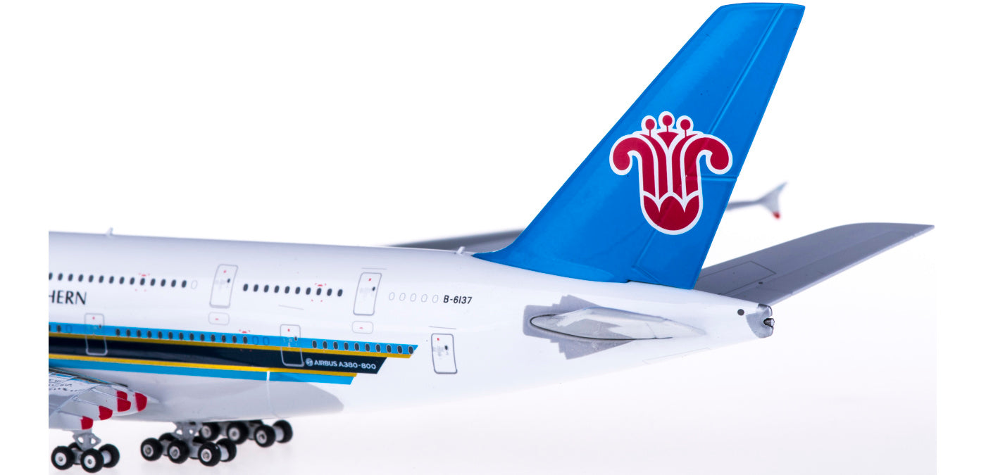 1:400 Phoenix PH11535 China Southern Airlines Airbus A380 B-6137+Free Tractor