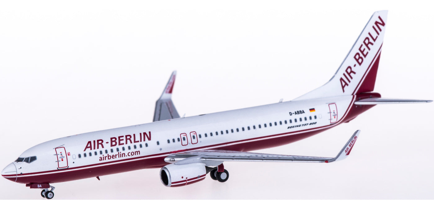 1:400 NG Models NG58018 Air Berlin Boeing 737-800 D-ABBA+Free Tractor