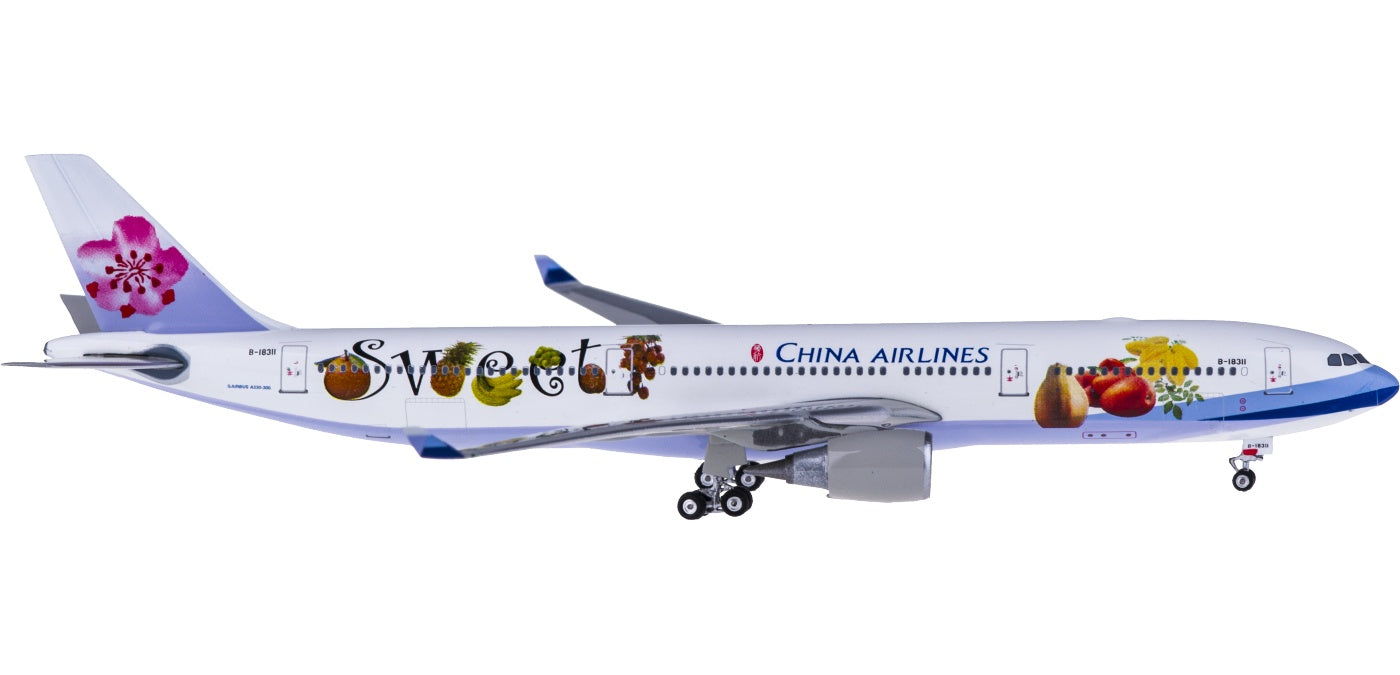 1:400 Phoenix PH10567 China Airlines Airbus A330-300 B-18311+Free Tractor