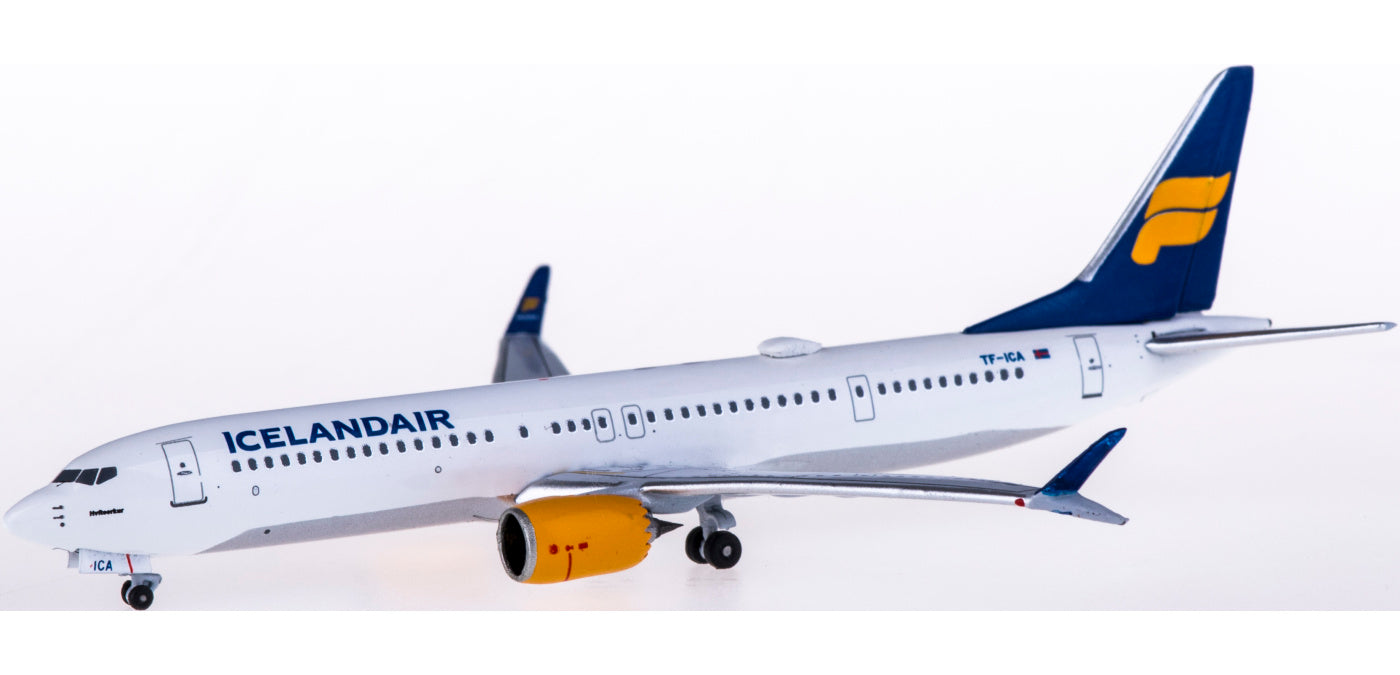 (Rare)1:400 AeroClassics AC419608 Icelandair Boeing 737 MAX 9 TF-ICA+Free Tractor