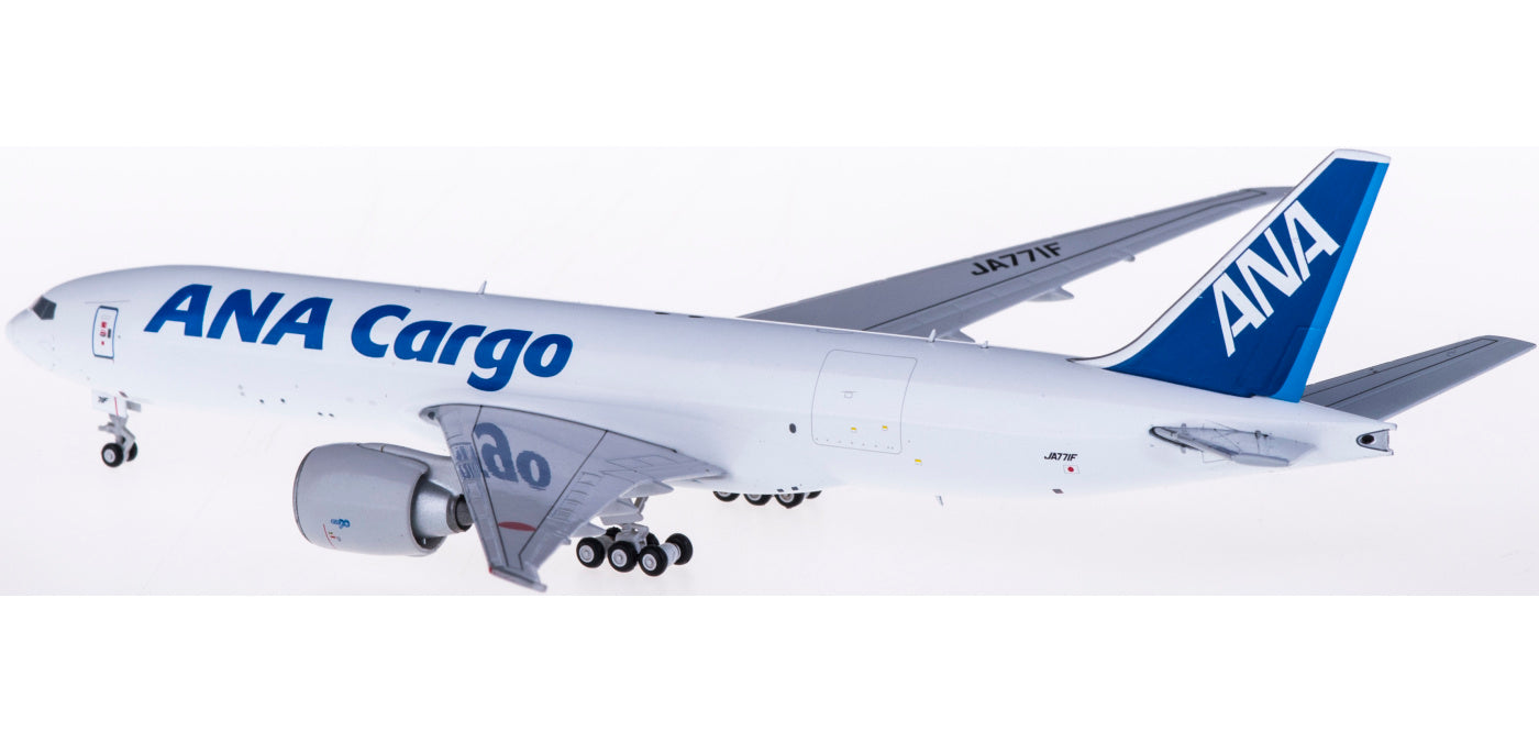 1:400 JC Wings EW4772010 ANA Cargo Boeing 777-200F JA771F Free Tractor+Stand