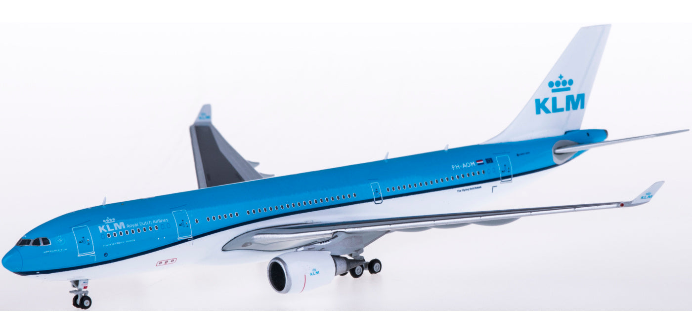 1:400 Geminijets GJKLM1874 KLM Airbus A330-200 PH-AOM Free Tractor+Stand