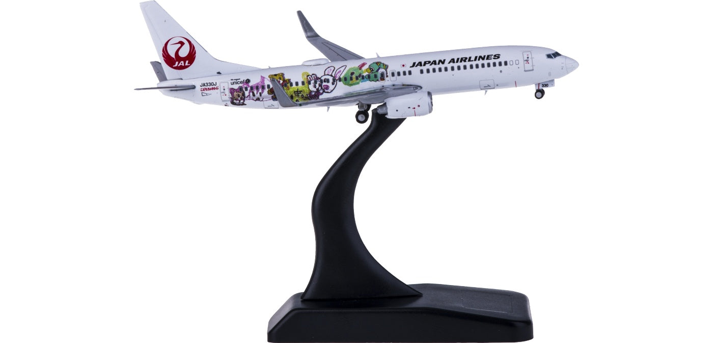 1:400 JC Wings EW4738004 Japan Airlines Boeing 737-800 JA330J Free Tractor+Stand