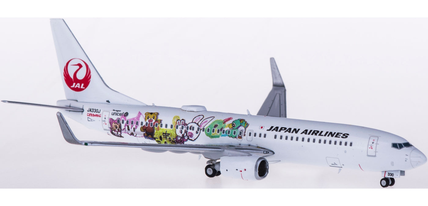 1:400 JC Wings EW4738004 Japan Airlines Boeing 737-800 JA330J Free Tractor+Stand