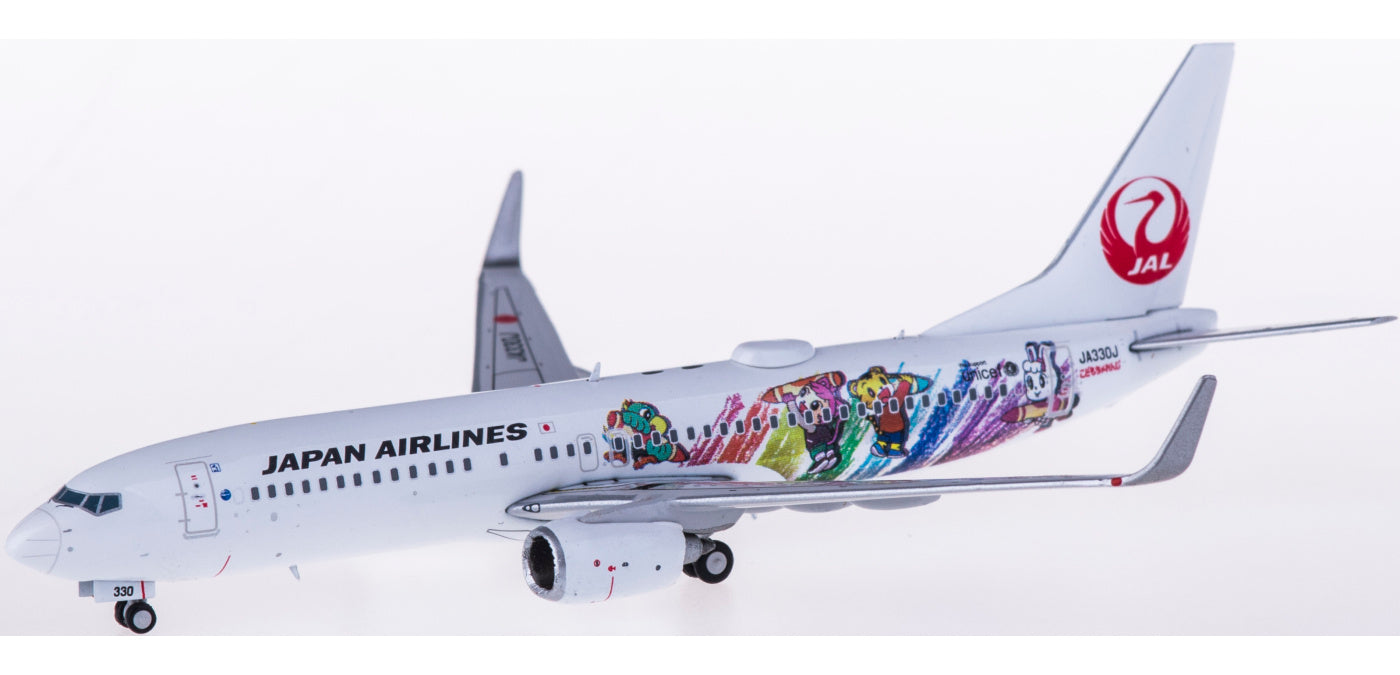 1:400 JC Wings EW4738004 Japan Airlines Boeing 737-800 JA330J Free Tractor+Stand