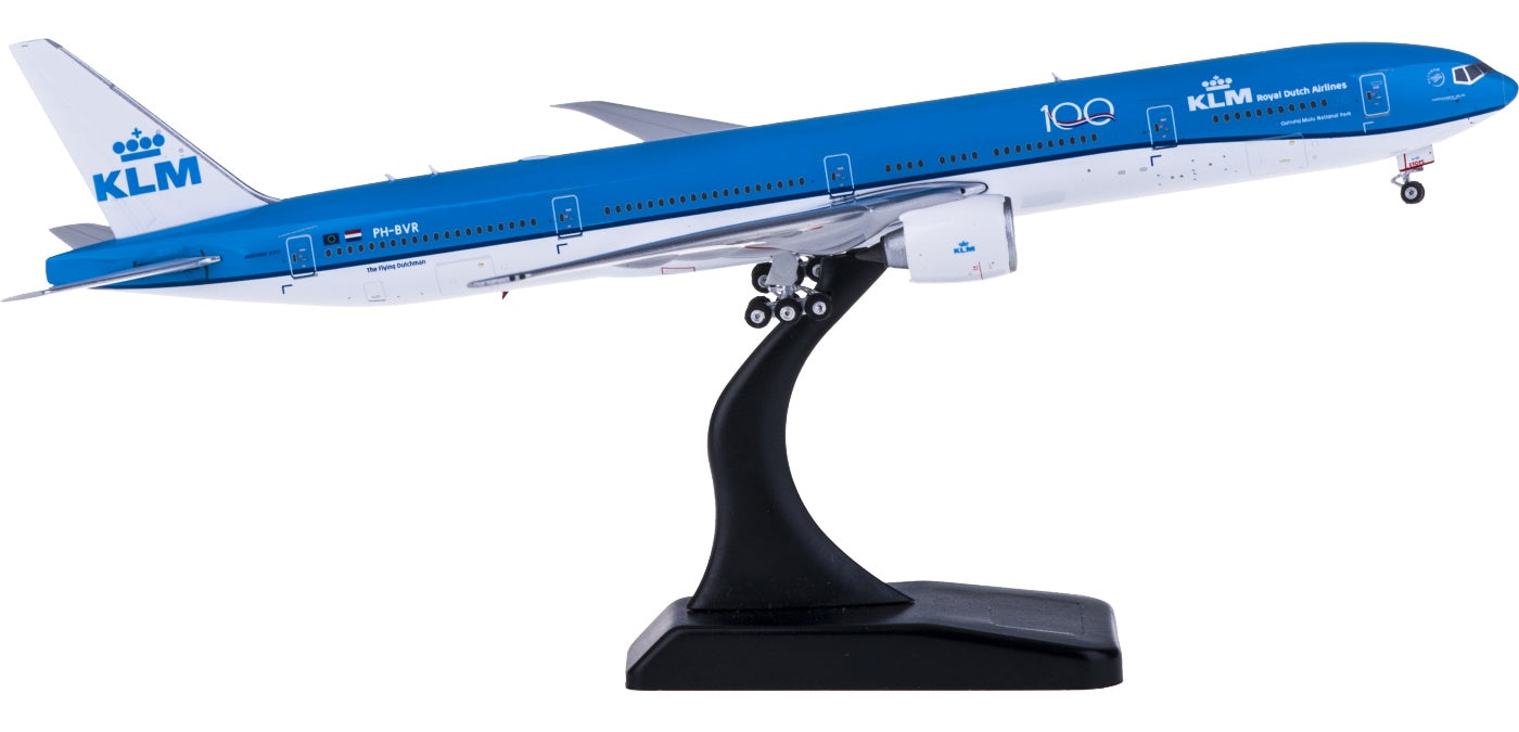 1:400 Phoenix PH11568 KLM Boeing 777-300ER PH-BVR Free Tractor+Stand