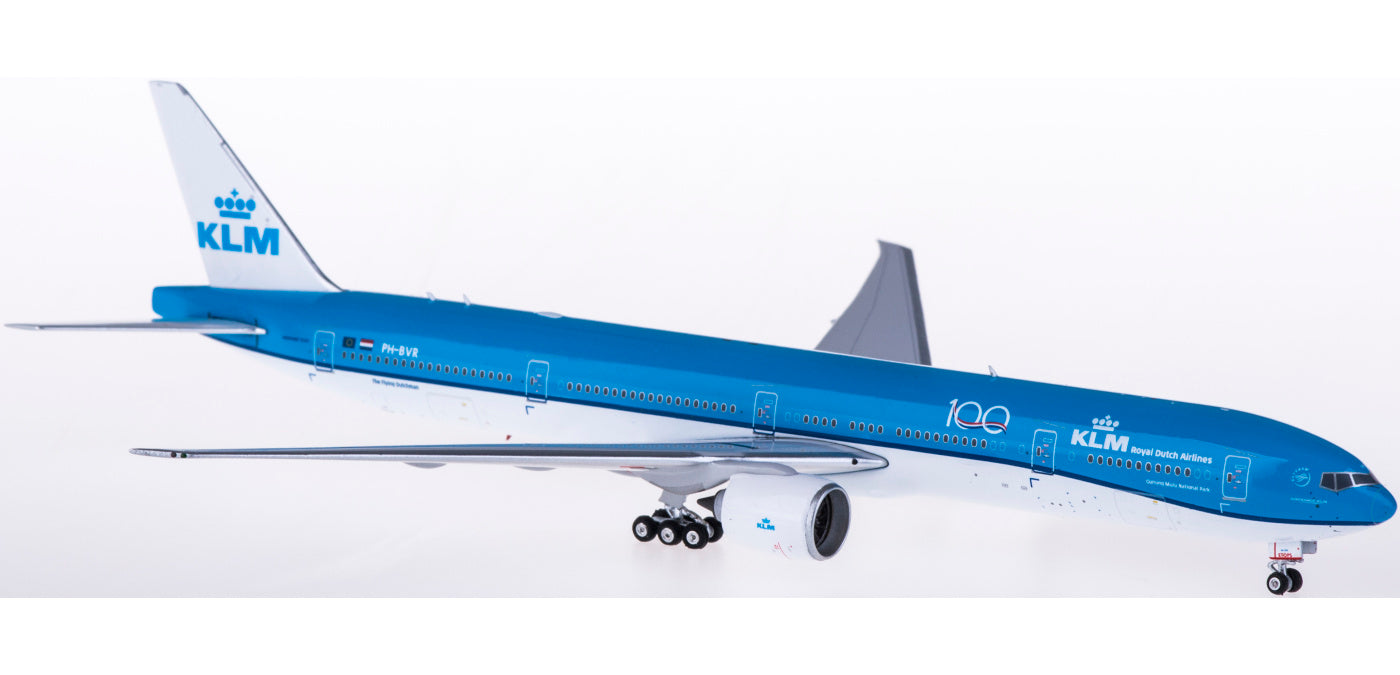 1:400 Phoenix PH11568 KLM Boeing 777-300ER PH-BVR Free Tractor+Stand