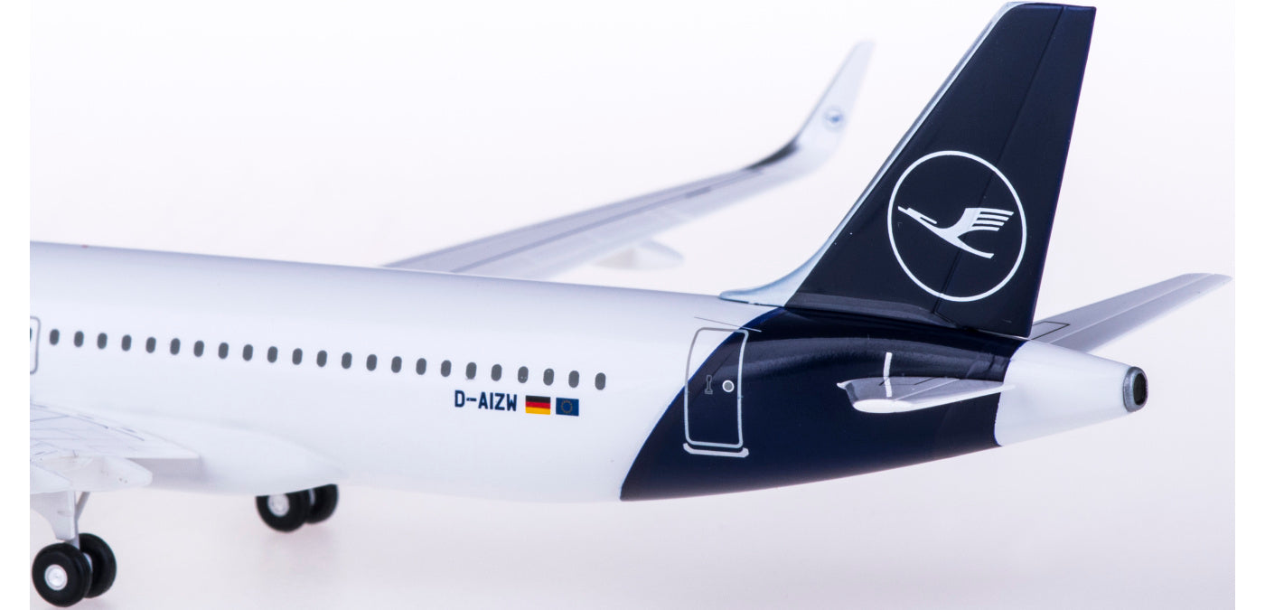 1:200 Hongan Wings LW200DLH006 Lufthansa Airlines Airbus A320 D-AIZW