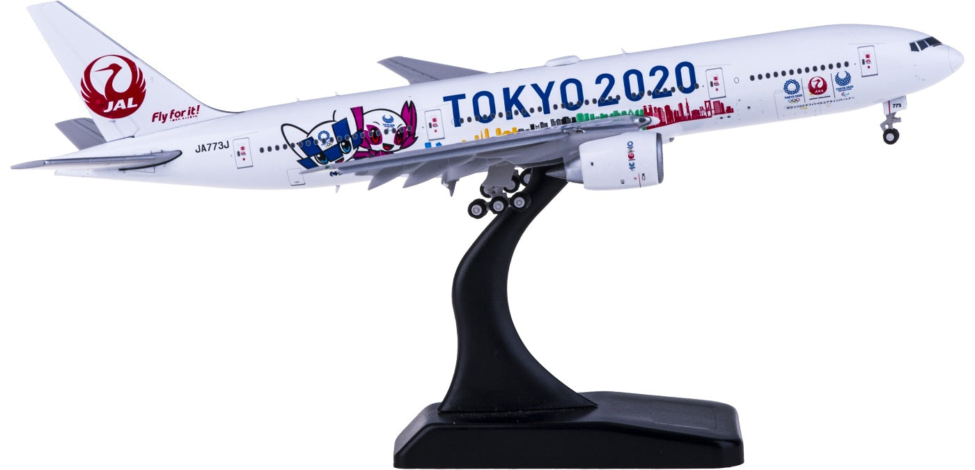 1:400 JC Wings EW4772012A Japan Airlines Boeing 777-200ER JA773J "Tokyo 2020""Flaps Down"Free Tractor+Stand