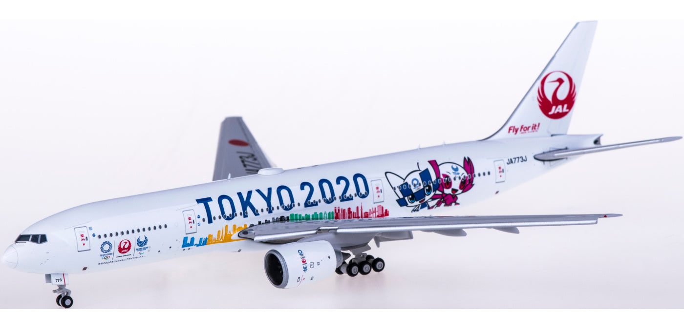 1:400 JC Wings EW4772012A Japan Airlines Boeing 777-200ER JA773J “Flaps Down” Aircraft Model Free Tractor+Stand