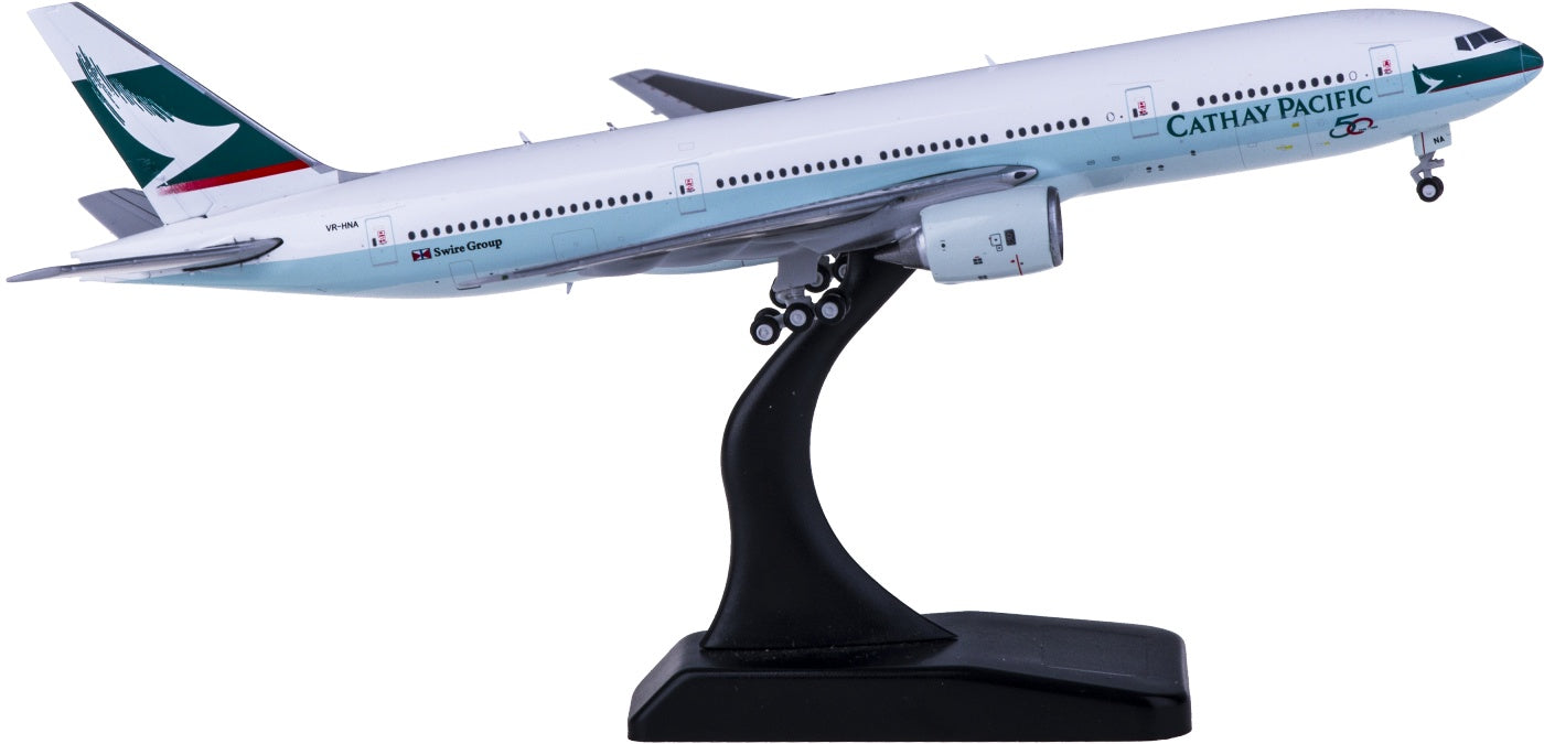 1:400 Kai Tak Wings EW4772011 Cathay Pacific Boeing 777-200 VR-HNA "50Years" Aircraft Model+Free Tractor