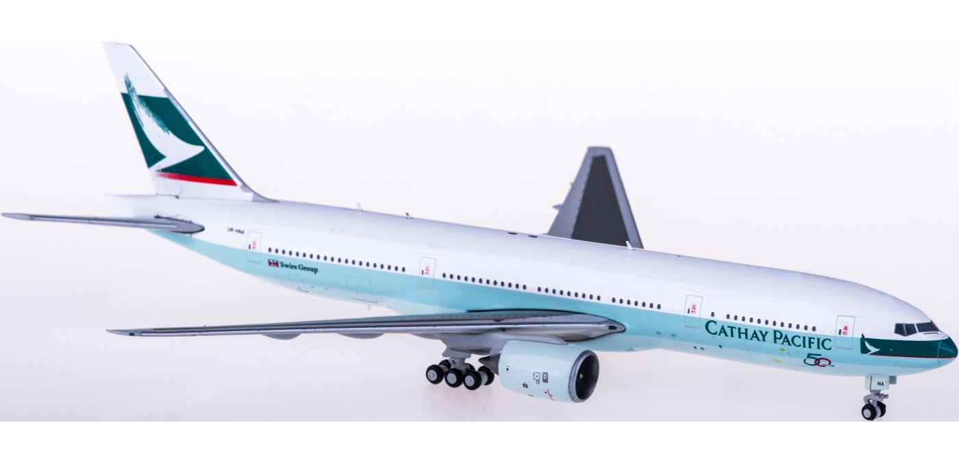 1:400 Kai Tak Wings EW4772011 Cathay Pacific Boeing 777-200 VR-HNA "50Years" Aircraft Model+Free Tractor