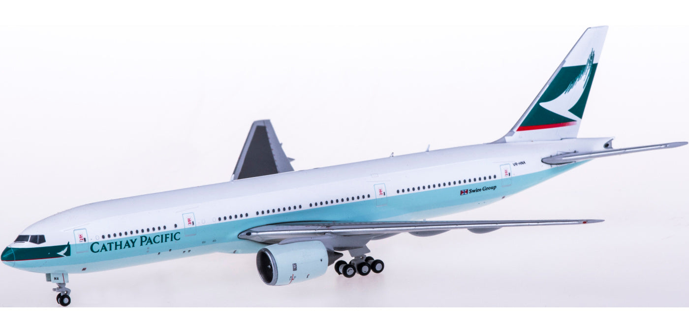 1:400 Kai Tak Wings EW4772011 Cathay Pacific Boeing 777-200 VR-HNA "50Years" Aircraft Model+Free Tractor