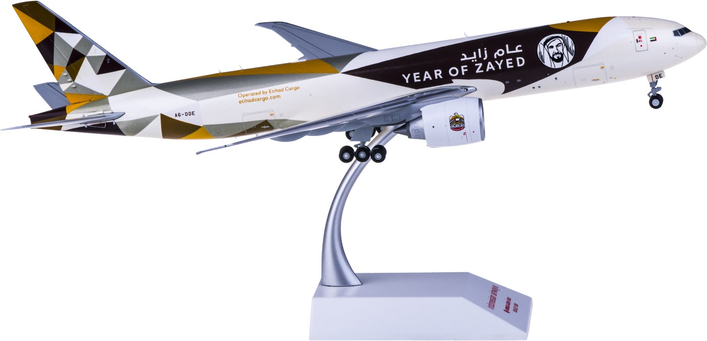 1:200 JC Wings XX2137 Etihad Airways Boeing 777-200LRF A6-DDE Cargo