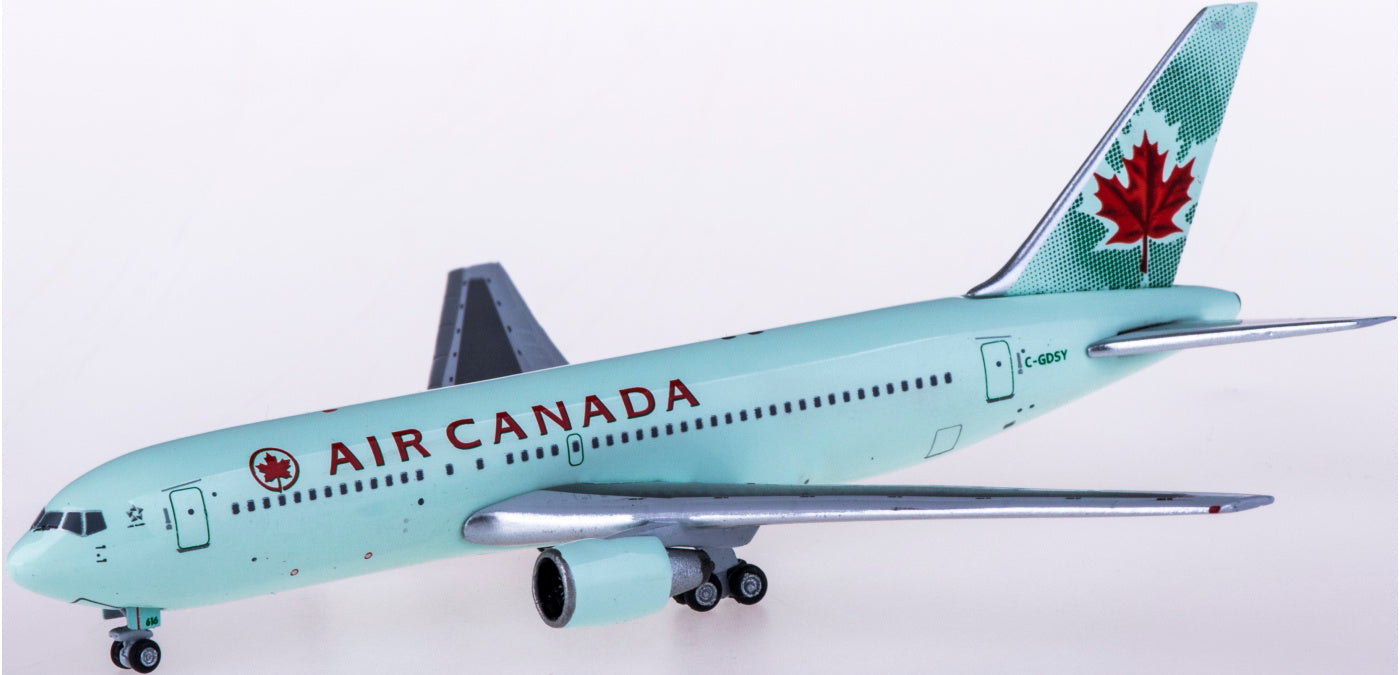 (Rare)1:400 AeroClassics AC419649 Air Canada Boeing 767-200 C-GDSY+Free Tractor