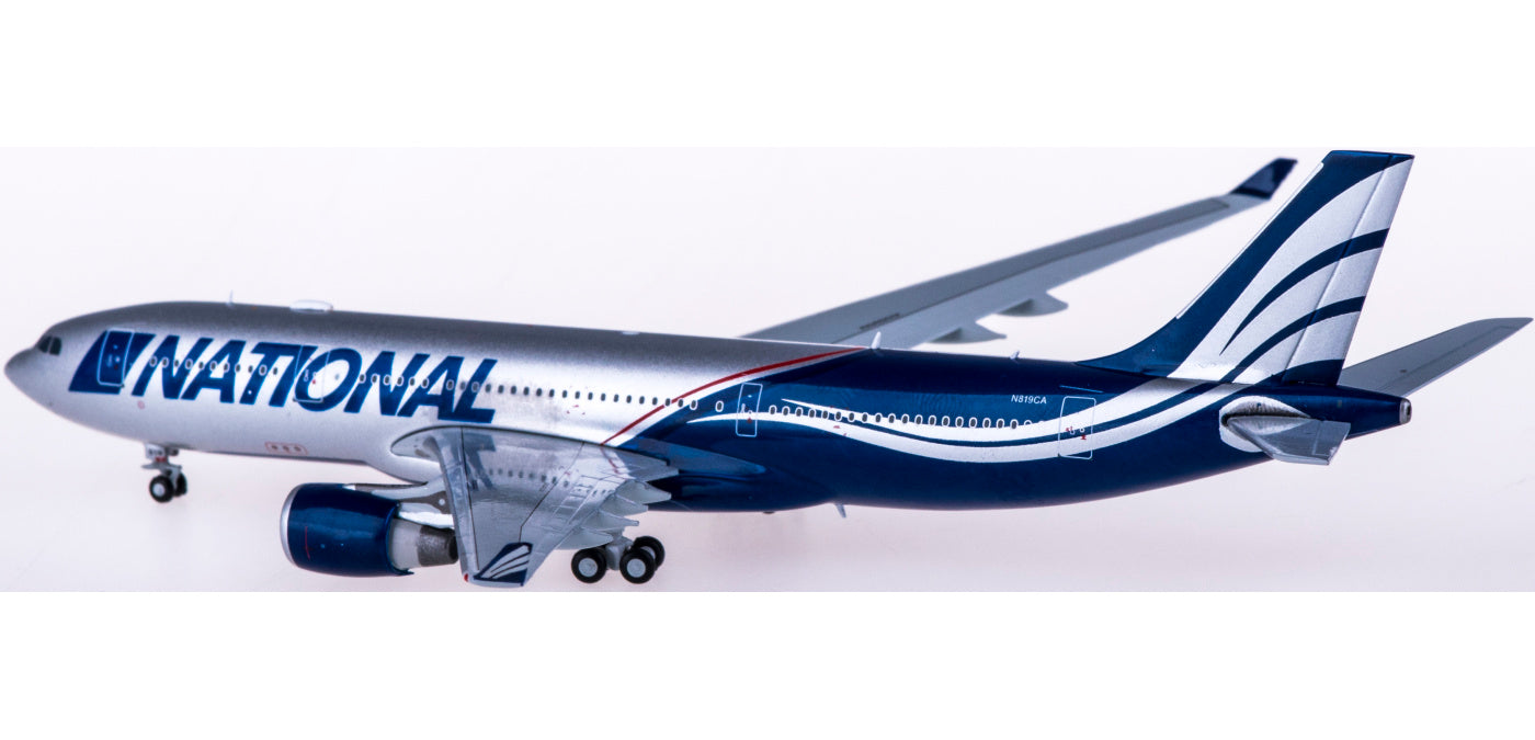 1:400 JC Wings XX4176 National Airlines Airbus A330-200 N819CA Free Tractor+Stand