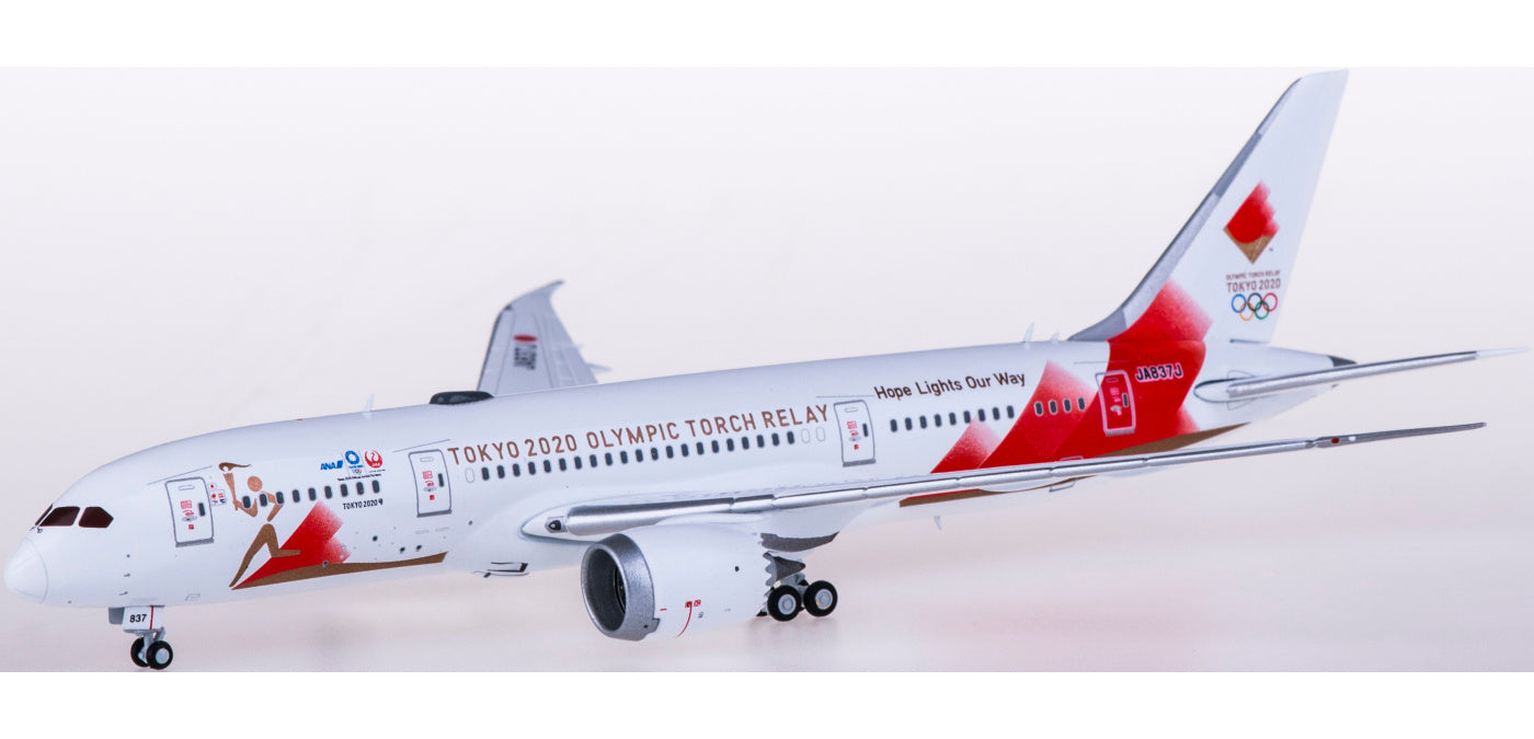 1:400 JC Wings EW4788003 Japan Airlines Boeing 787-8 Dreamliner JA837J Aircraft Model Free Tractor+Stand