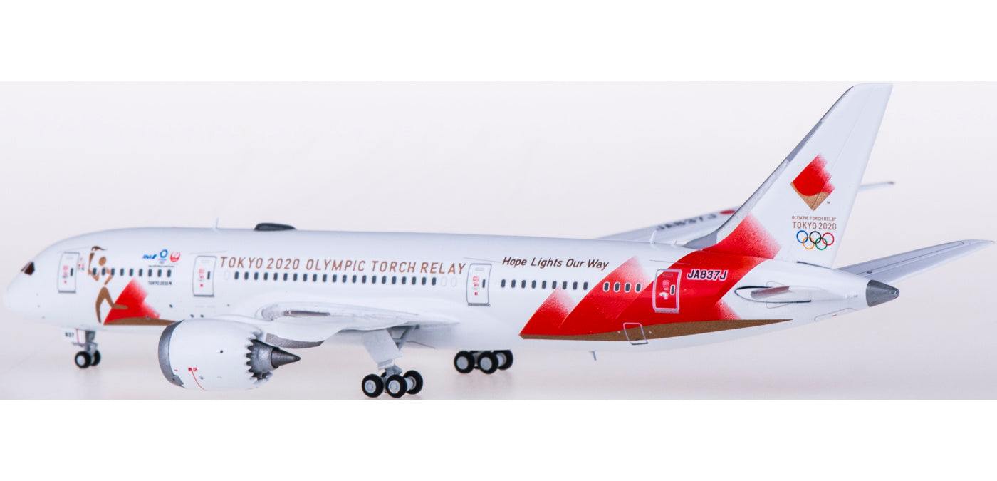 1:400 JC Wings EW4788003 Japan Airlines Boeing 787-8 Dreamliner JA837J Aircraft Model Free Tractor+Stand