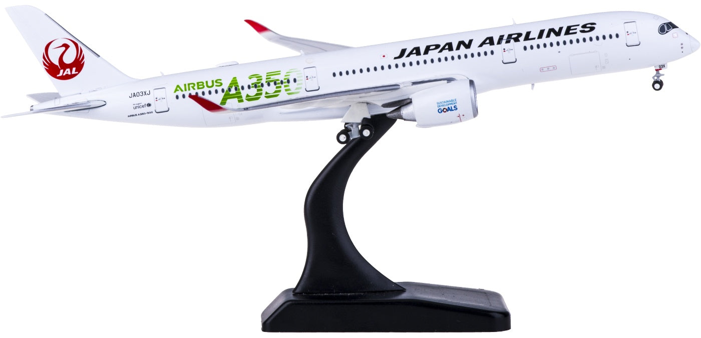 1:400 JC Wings EW4359003 Japan Airlines Airbus A350-900XWB JA03XJ Free Tractor+Stand