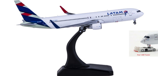 1:400 Geminijets GJLAN1849 LATAM Boeing 767-300ER CC-CWV Free Tractor+Stand