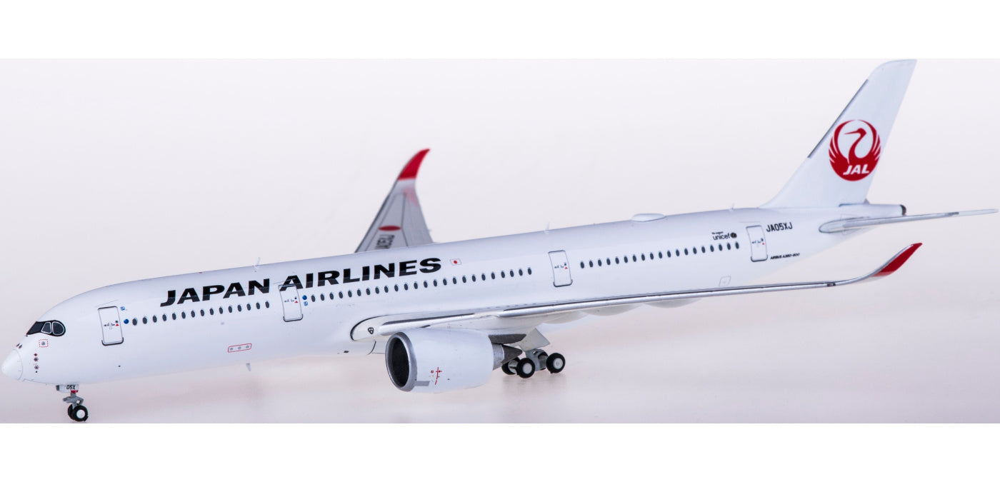 1:400 JC Wings EW4359004 Japan Airlines Airbus A350-900XWB JA05XJ Free Tractor+Stand