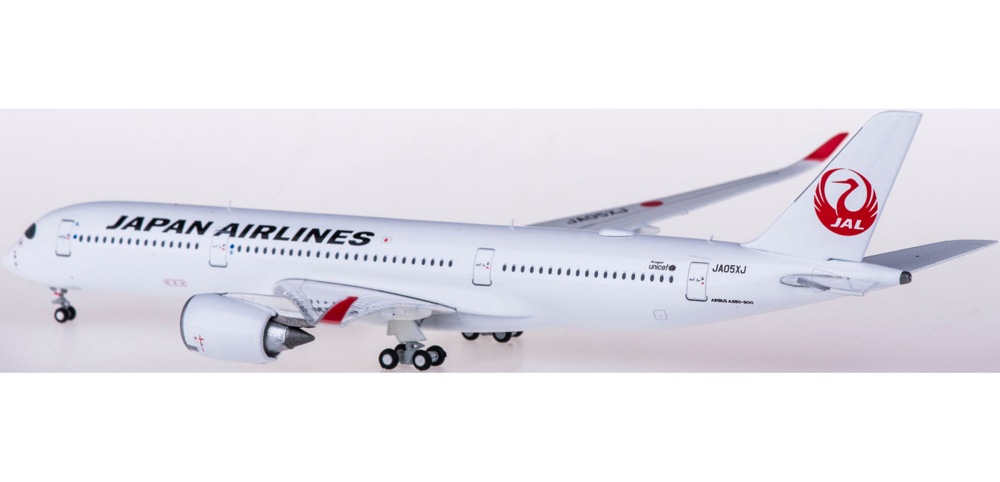 1:400 JC Wings EW4359004 Japan Airlines Airbus A350-900XWB JA05XJ Free Tractor+Stand